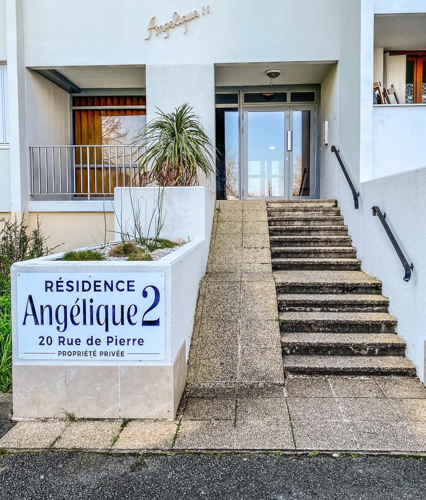 Apartmán T3 Moderne Avec Balcon Terrasse Et Parking Gratuit Niort Exteriér fotografie