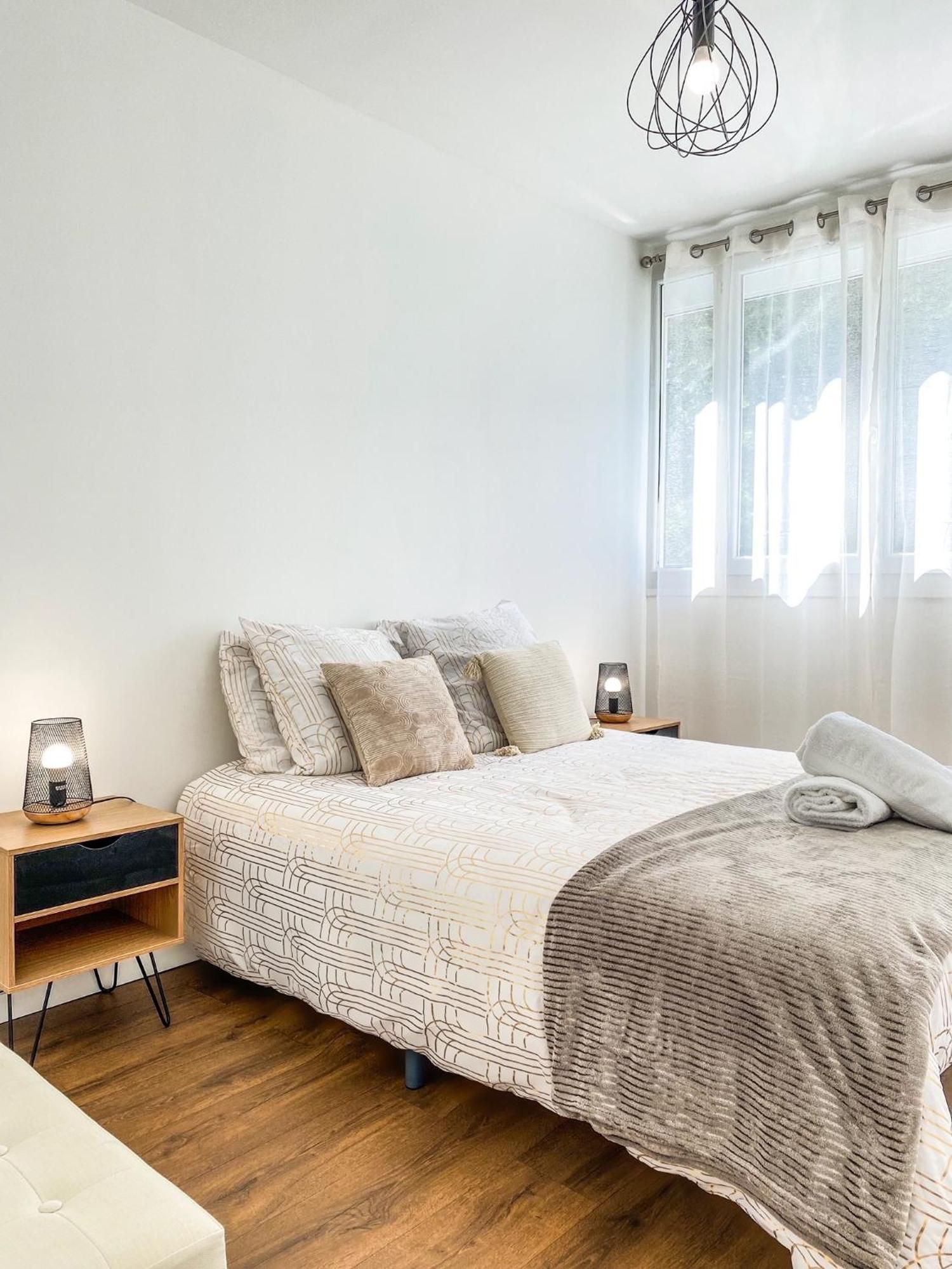 Apartmán T3 Moderne Avec Balcon Terrasse Et Parking Gratuit Niort Exteriér fotografie